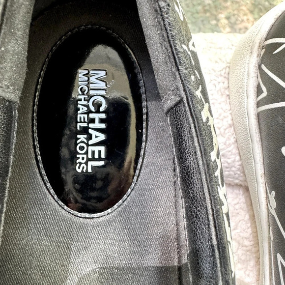 Michael Kors New York “Keaton” Black and White Leather upper white sole 9.5. VGC - Picture 9 of 16